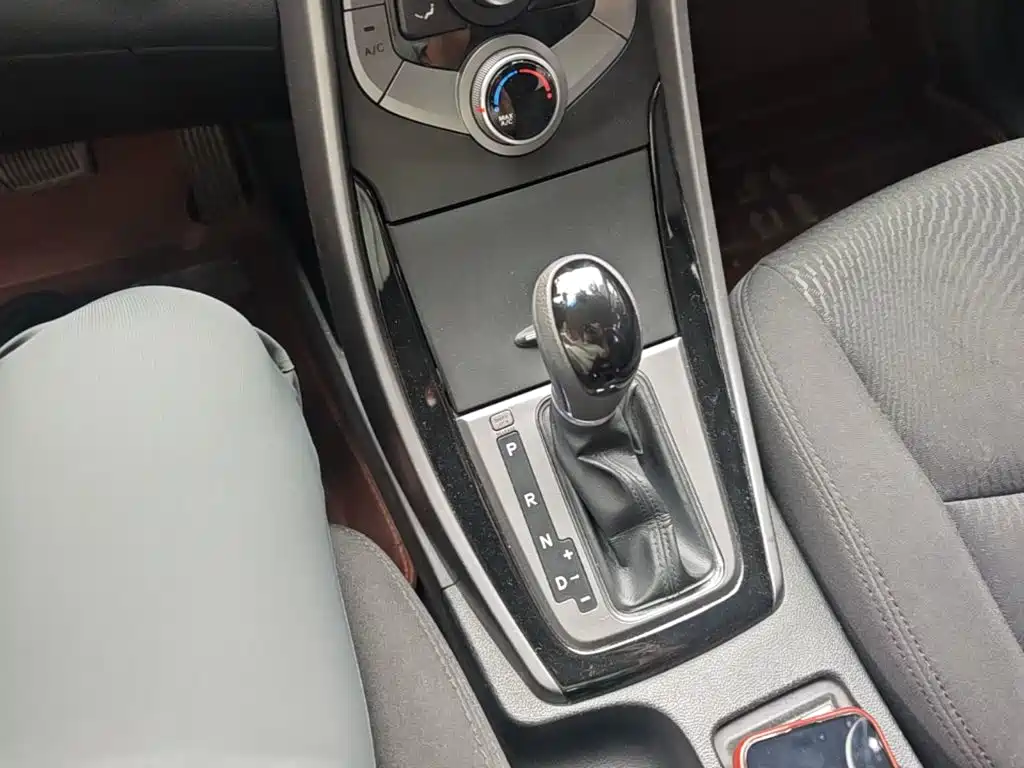 Hyundai Elantra Langdong — миниатюра 19