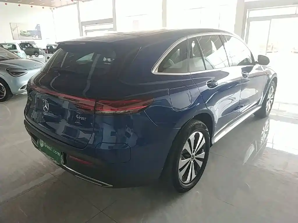 Mercedes-Benz EQC — миниатюра 7
