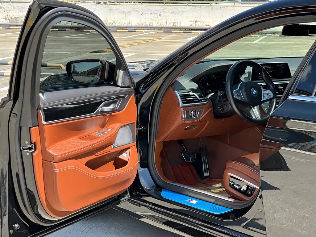 BMW 7 Series — миниатюра 4