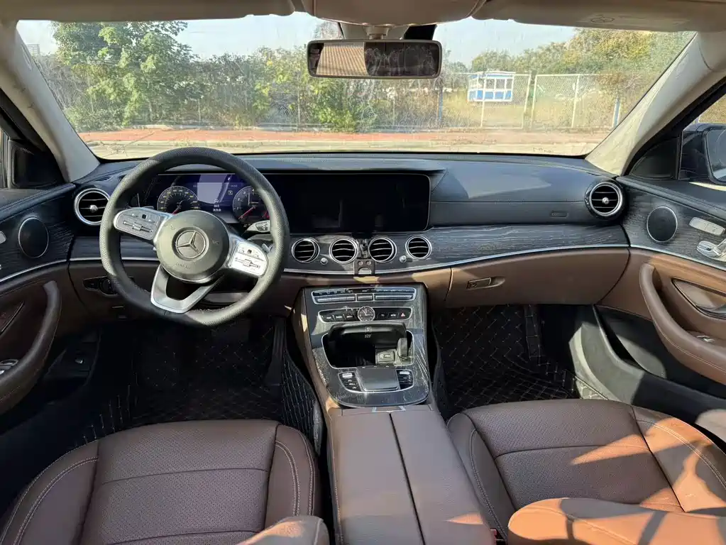Mercedes-Benz E-Class — миниатюра 20