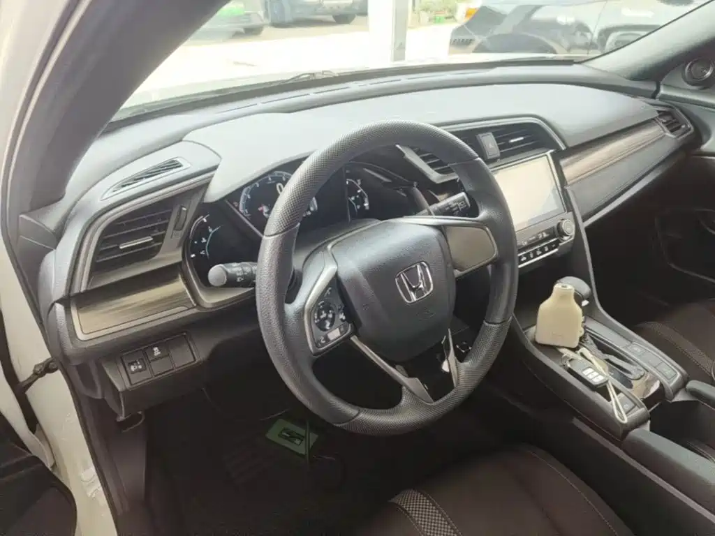 Honda Civic — миниатюра 10