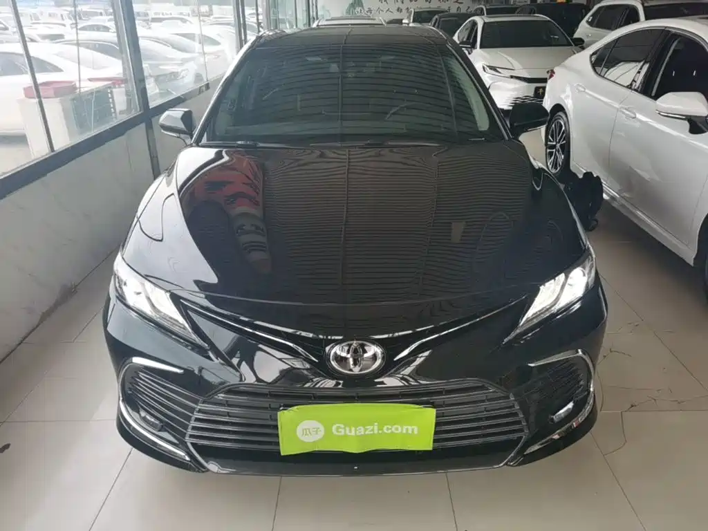 Toyota Camry — миниатюра 3