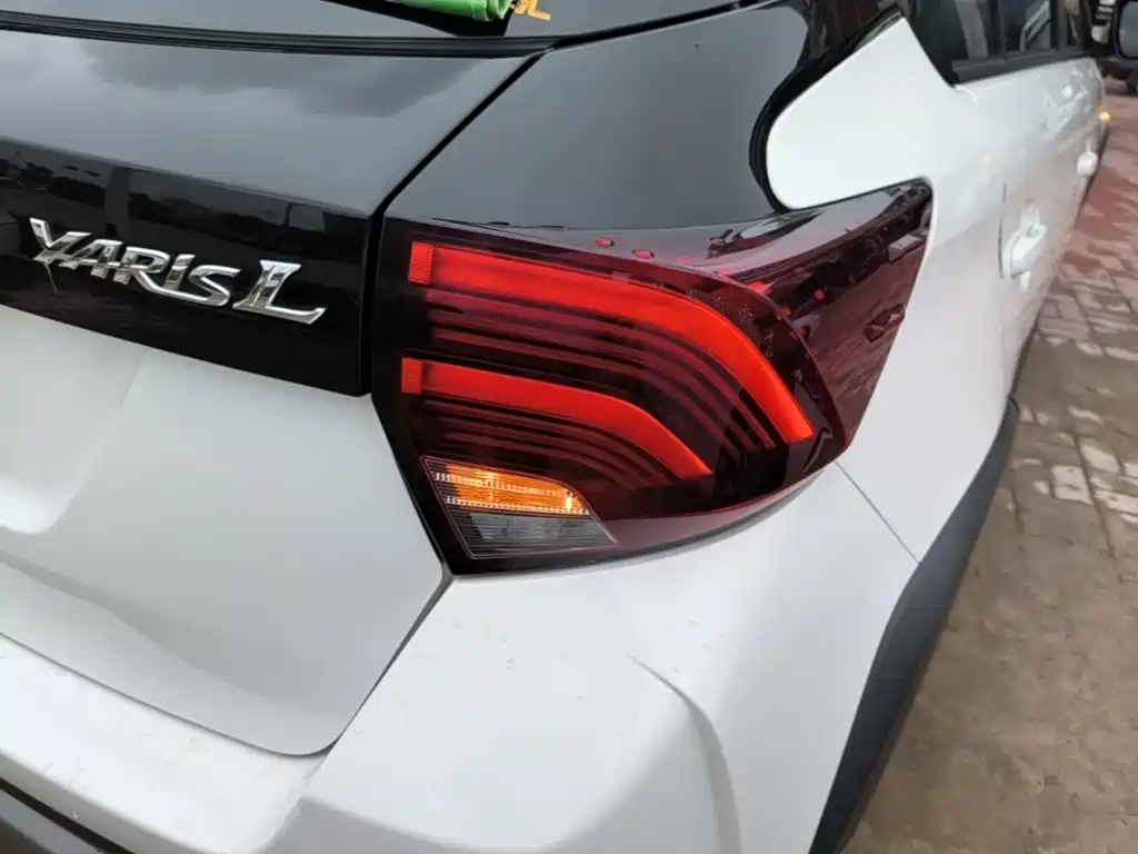 Toyota Yaris L — миниатюра 8