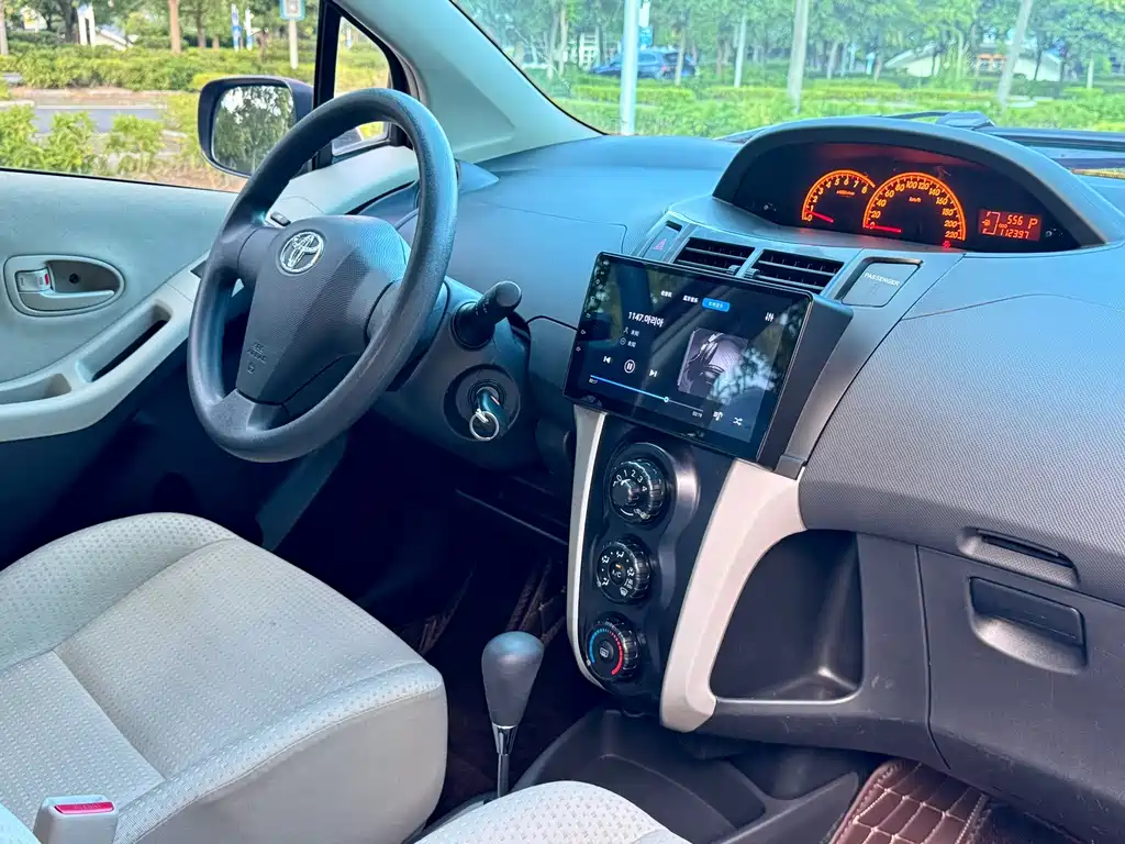 Toyota Yaris — миниатюра 6
