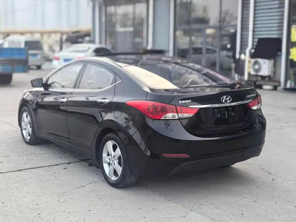 Hyundai Elantra Langdong — миниатюра 5