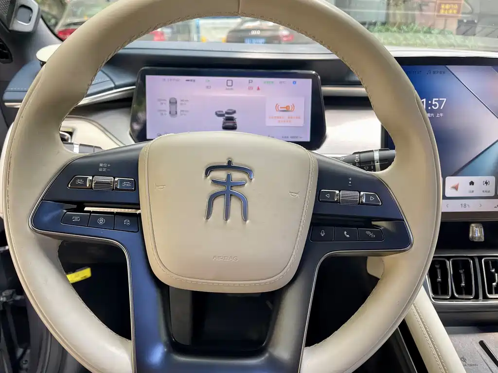 BYD L EV — миниатюра 8