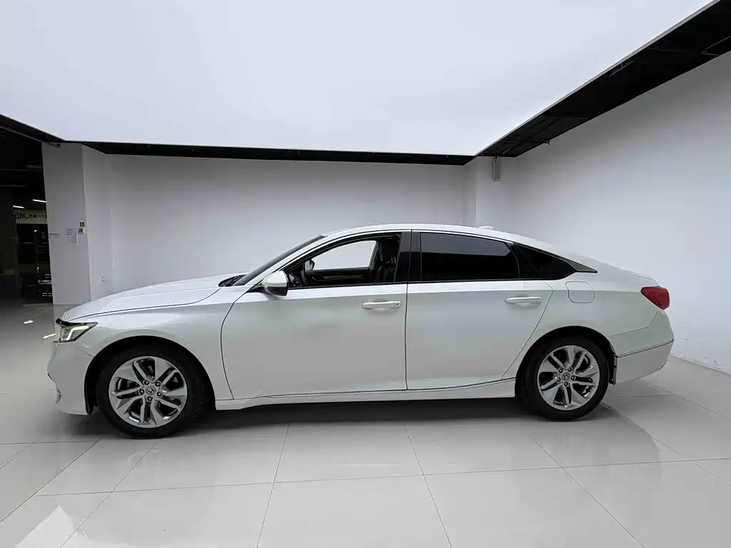 Honda Accord — миниатюра 13