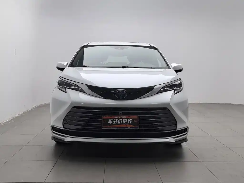 Toyota Sienna — миниатюра 3