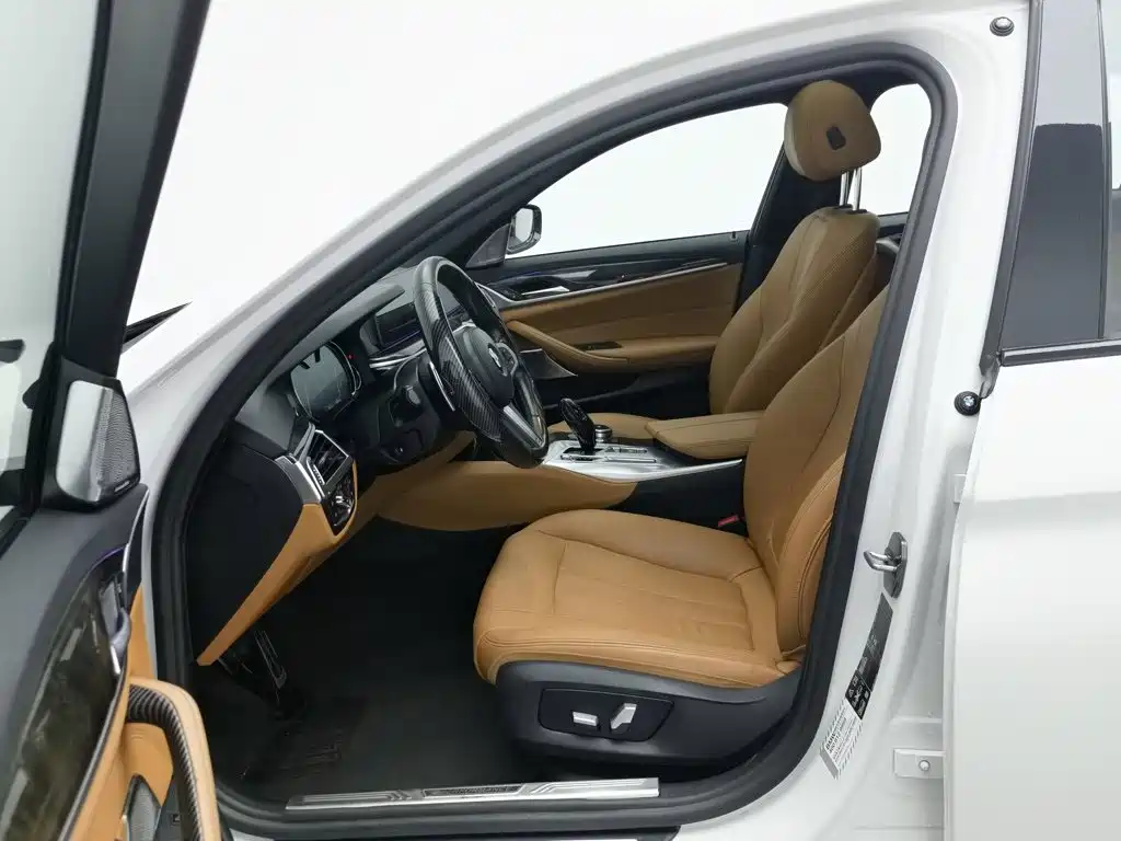 BMW 5 Series — миниатюра 10