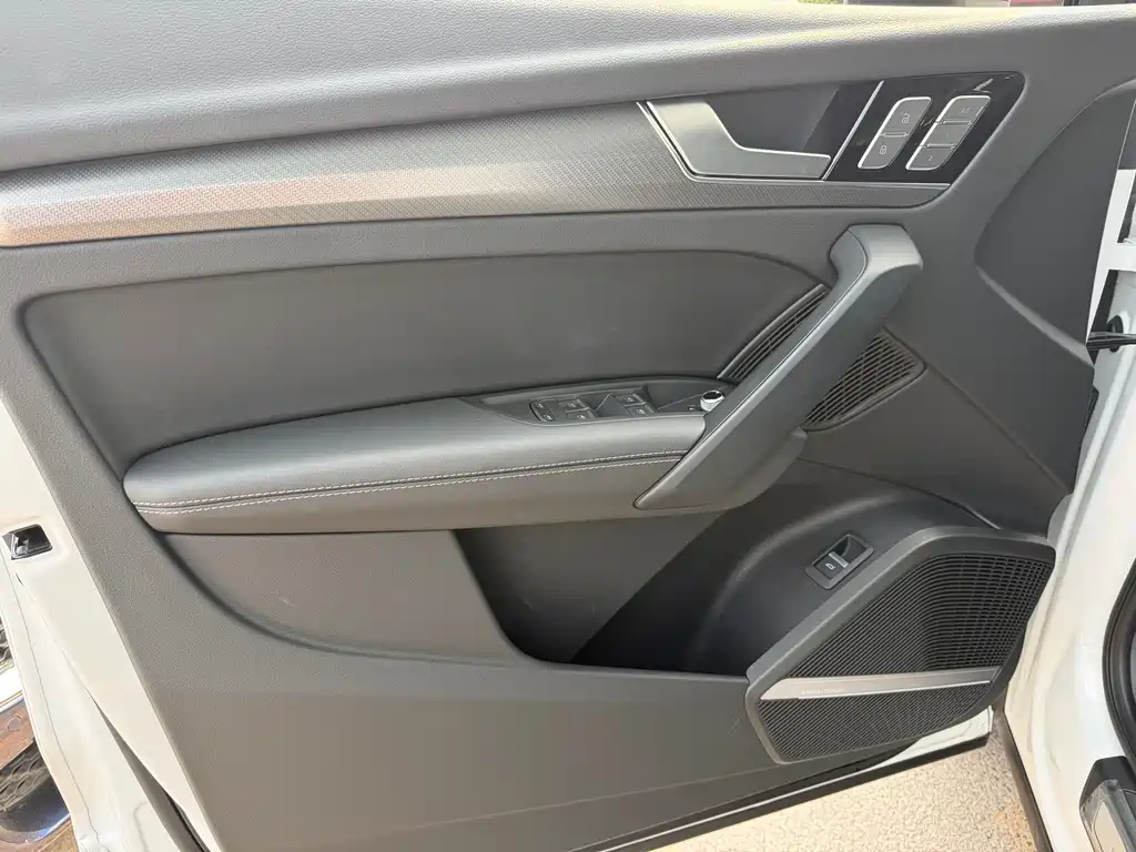 Audi Q5L — миниатюра 8