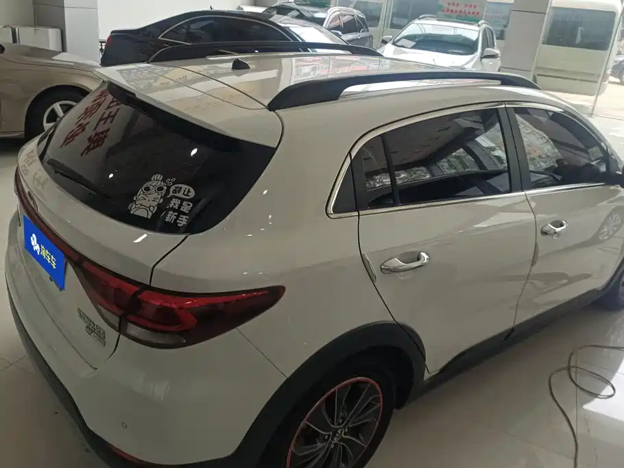 Kia KX Cross — миниатюра 3