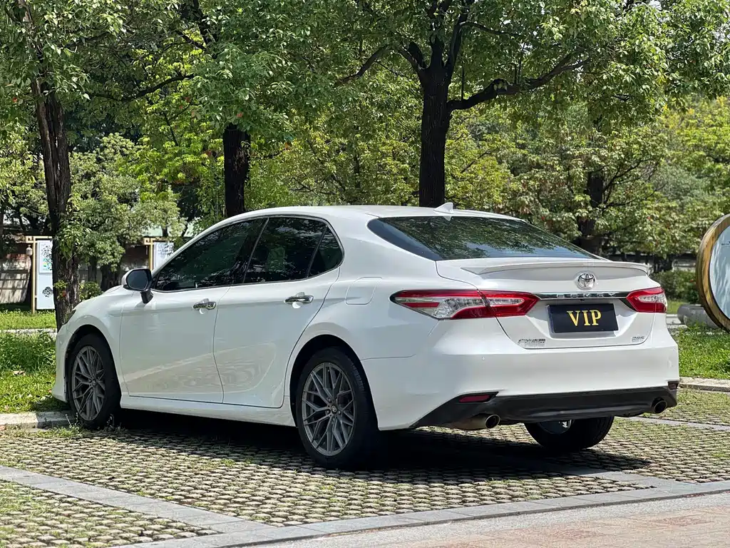 Toyota Camry — миниатюра 25