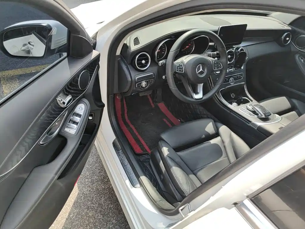 Mercedes-Benz C-Class — миниатюра 16