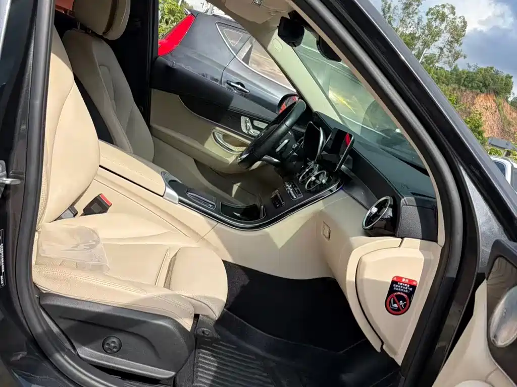 Mercedes-Benz C-Class — миниатюра 7