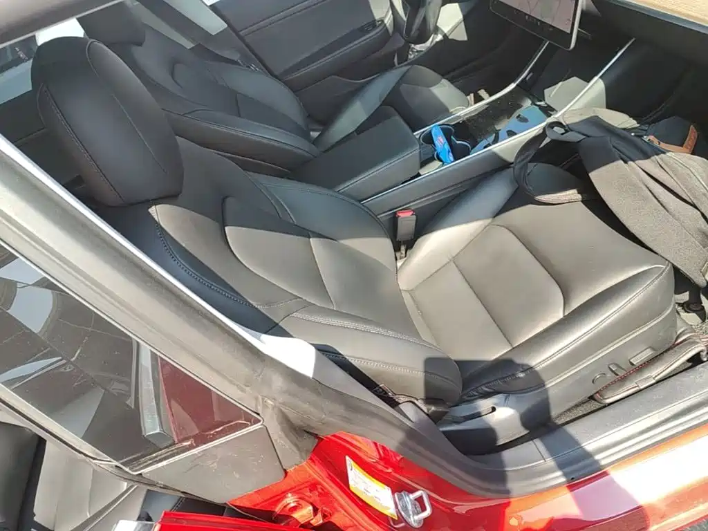 Tesla Model 3 — миниатюра 25