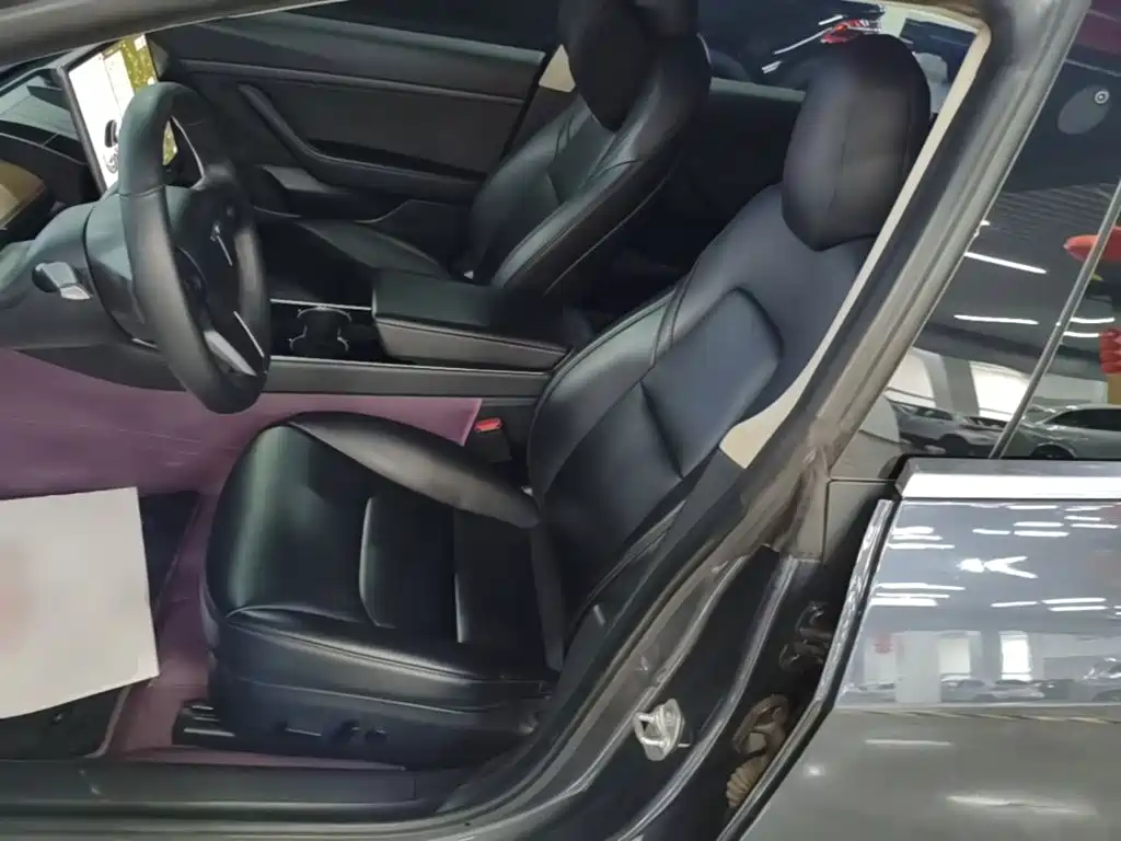 Tesla Model 3 — миниатюра 15