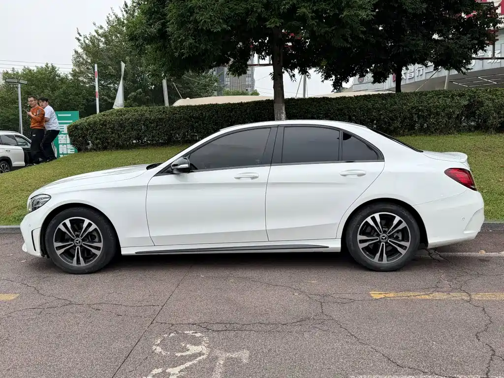 Mercedes-Benz C-Class — миниатюра 3
