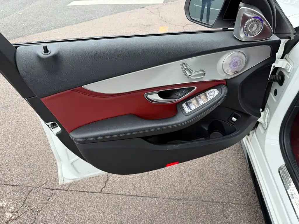 Mercedes-Benz C-Class — миниатюра 6