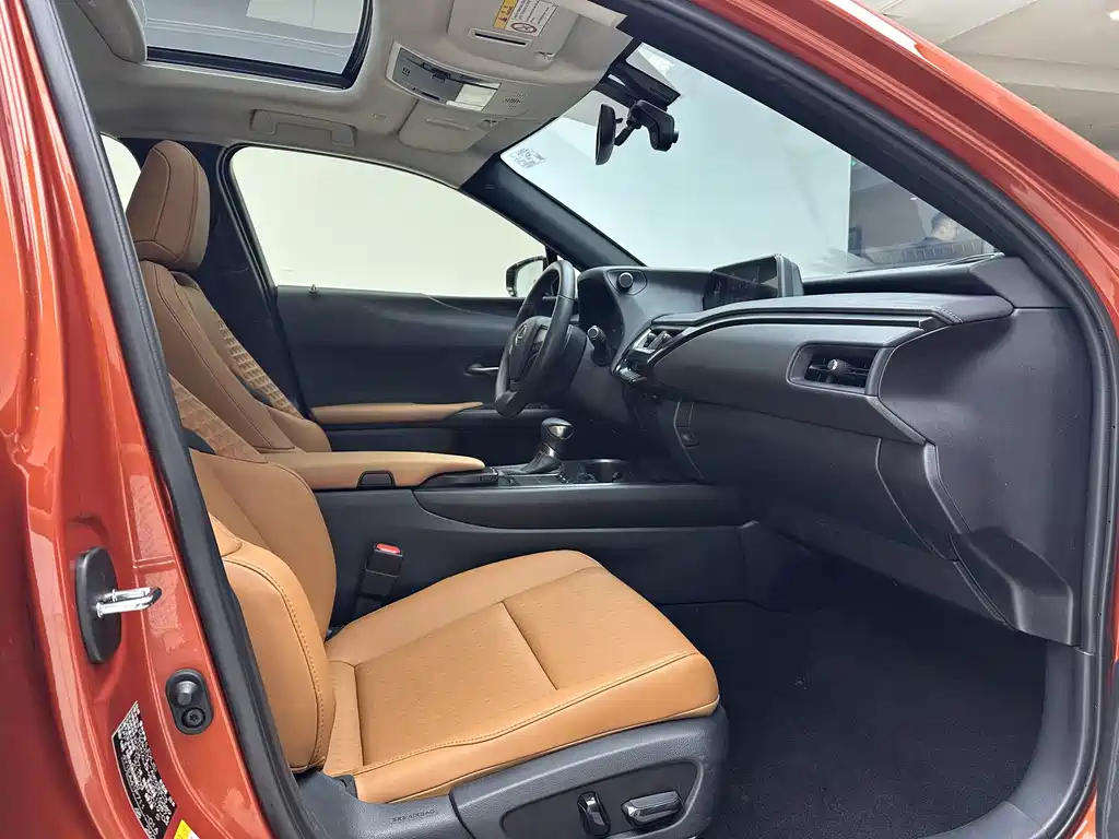 Lexus UX — миниатюра 7
