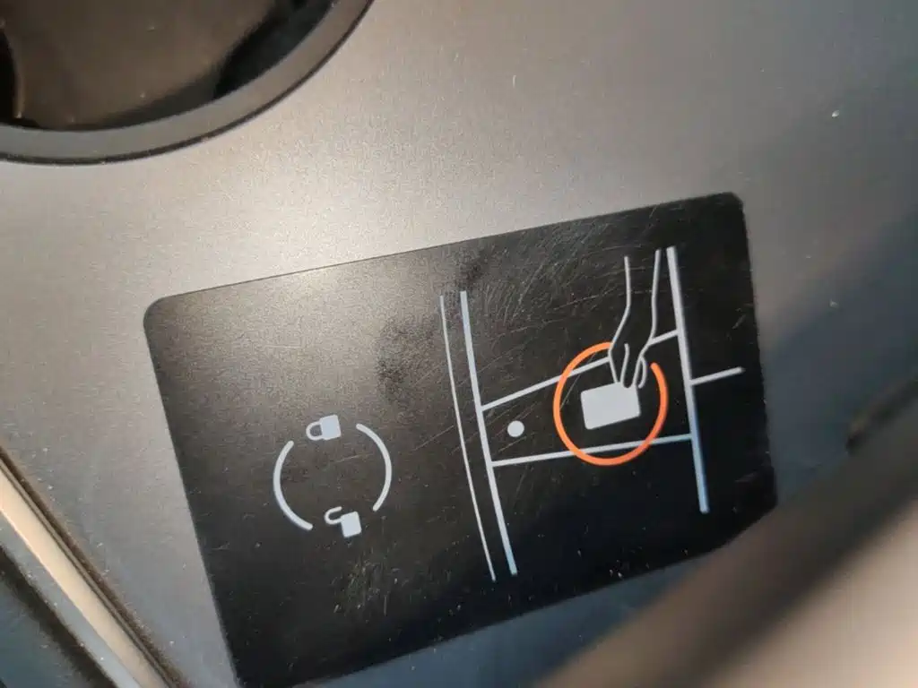 Tesla Model 3 — миниатюра 9