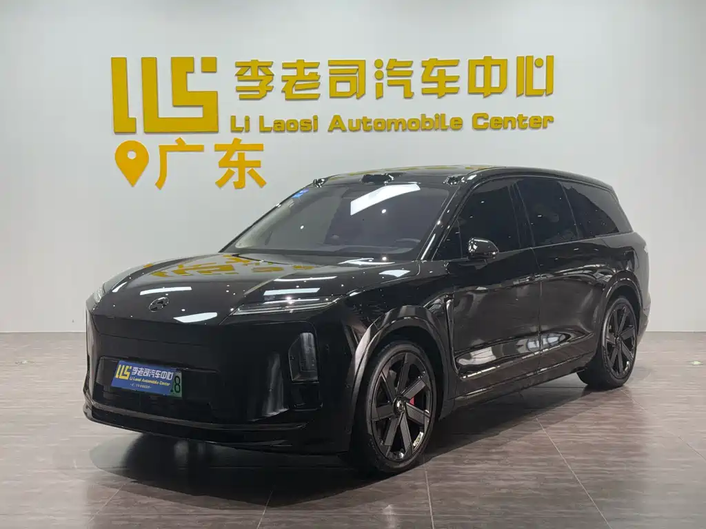 NIO ES8