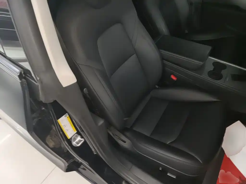 Tesla Model 3 — миниатюра 25