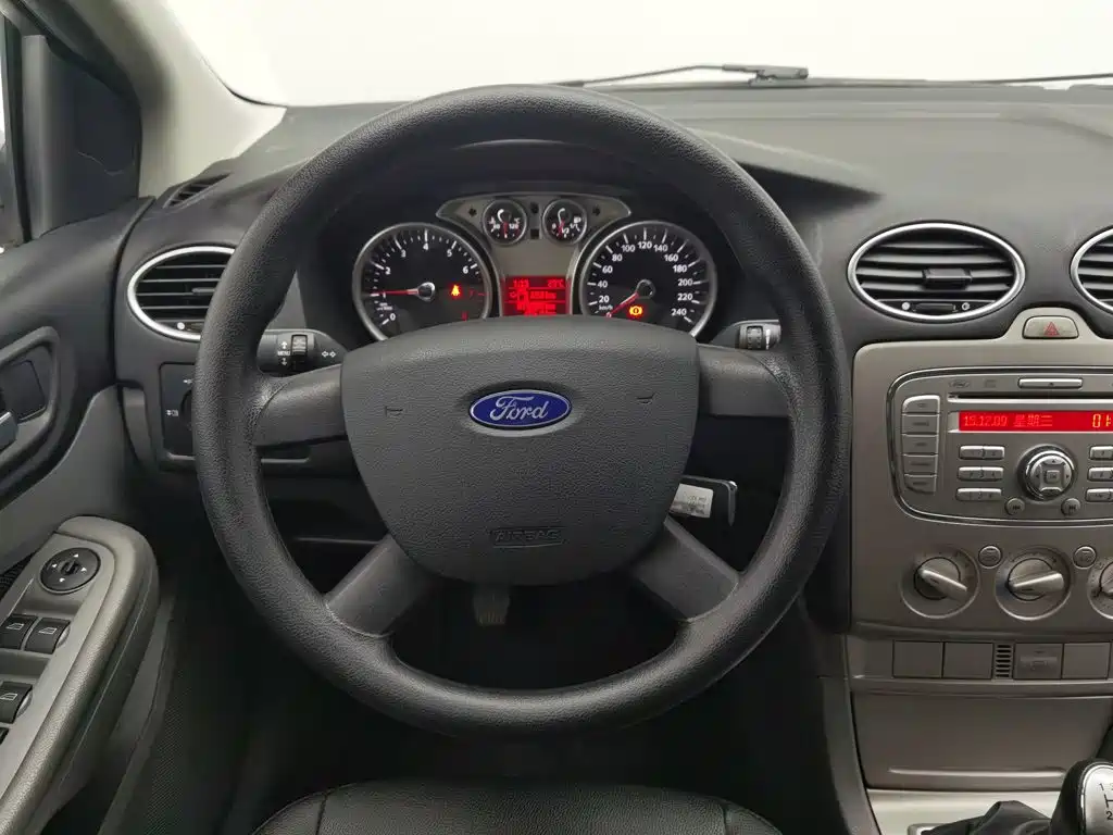 Ford Focus — миниатюра 11