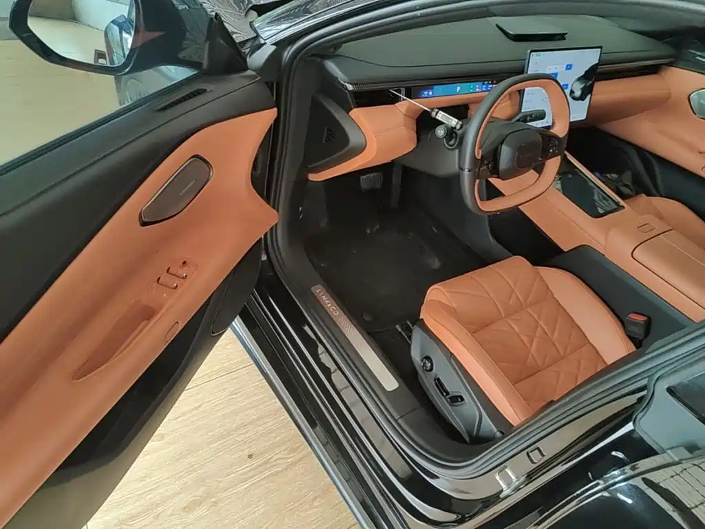 Lynk & Co 10 — миниатюра 16