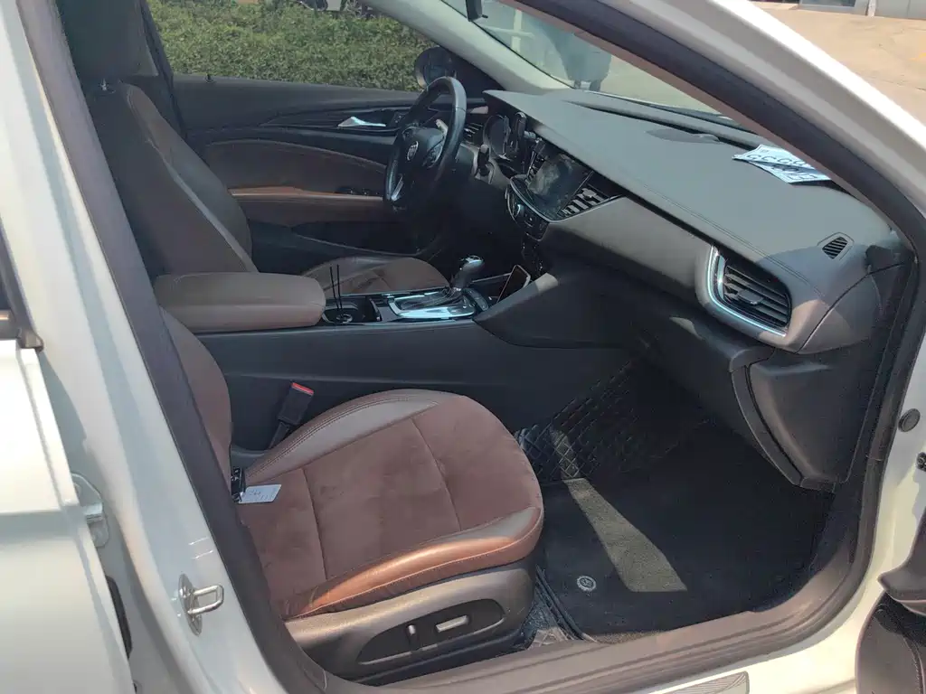 Buick Regal — миниатюра 8