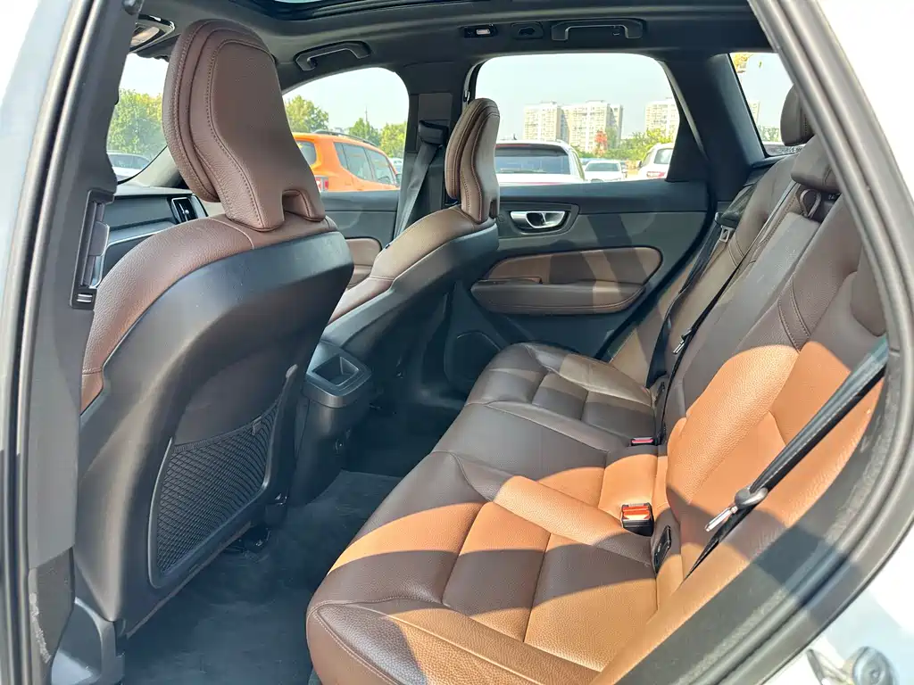 Volvo XC60 — миниатюра 10