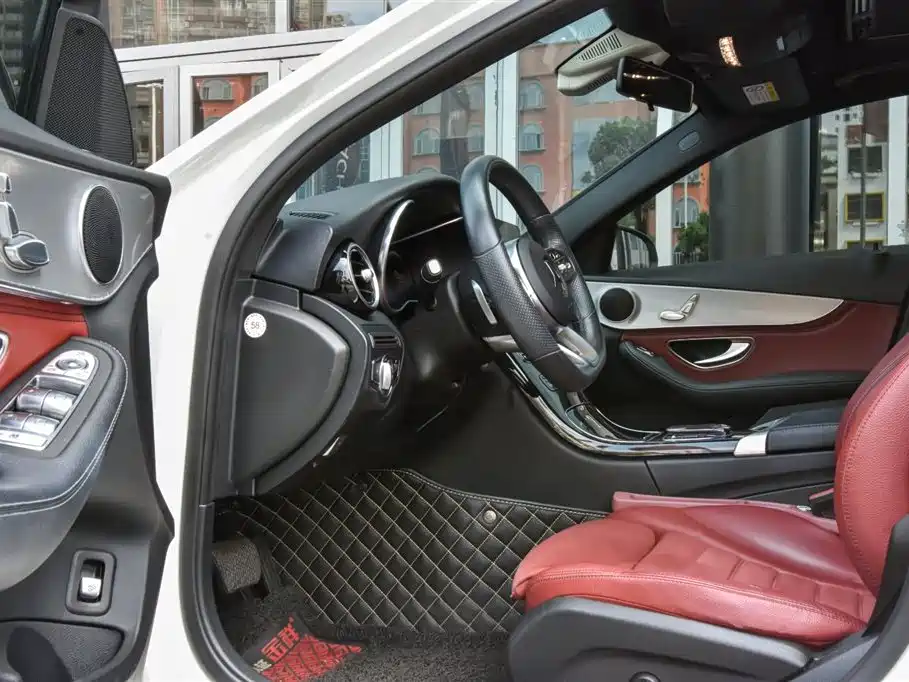 Mercedes-Benz C-Class — миниатюра 11