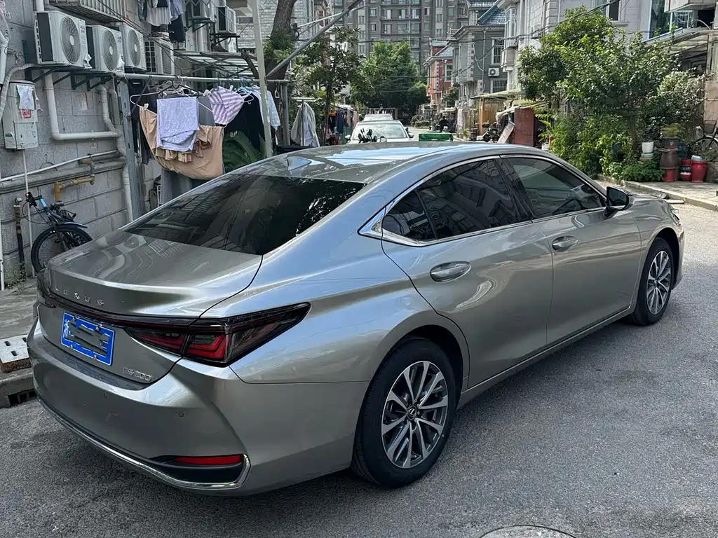 Lexus ES — миниатюра 9