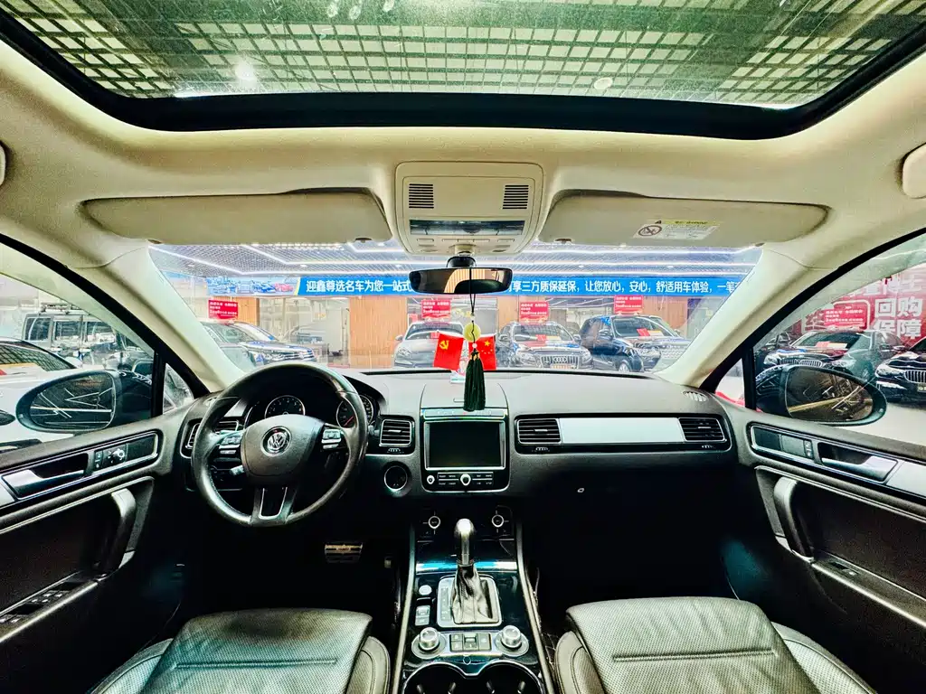 Volkswagen Touareg — миниатюра 10