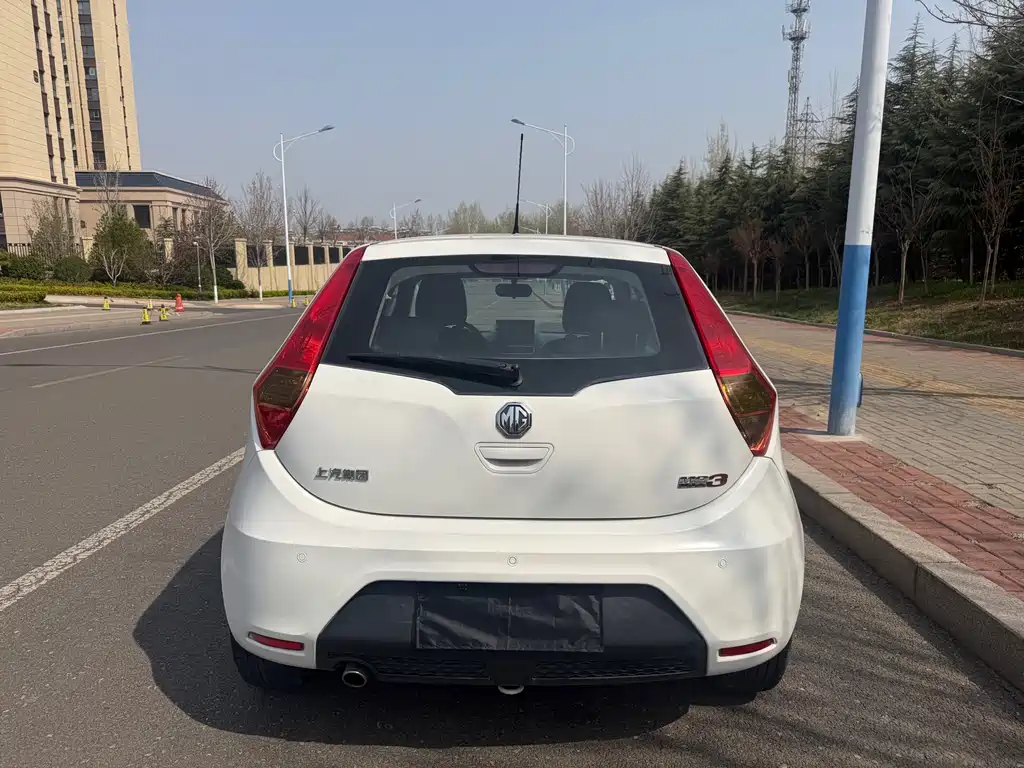 MG 3 2013 1.5L AMT Elite