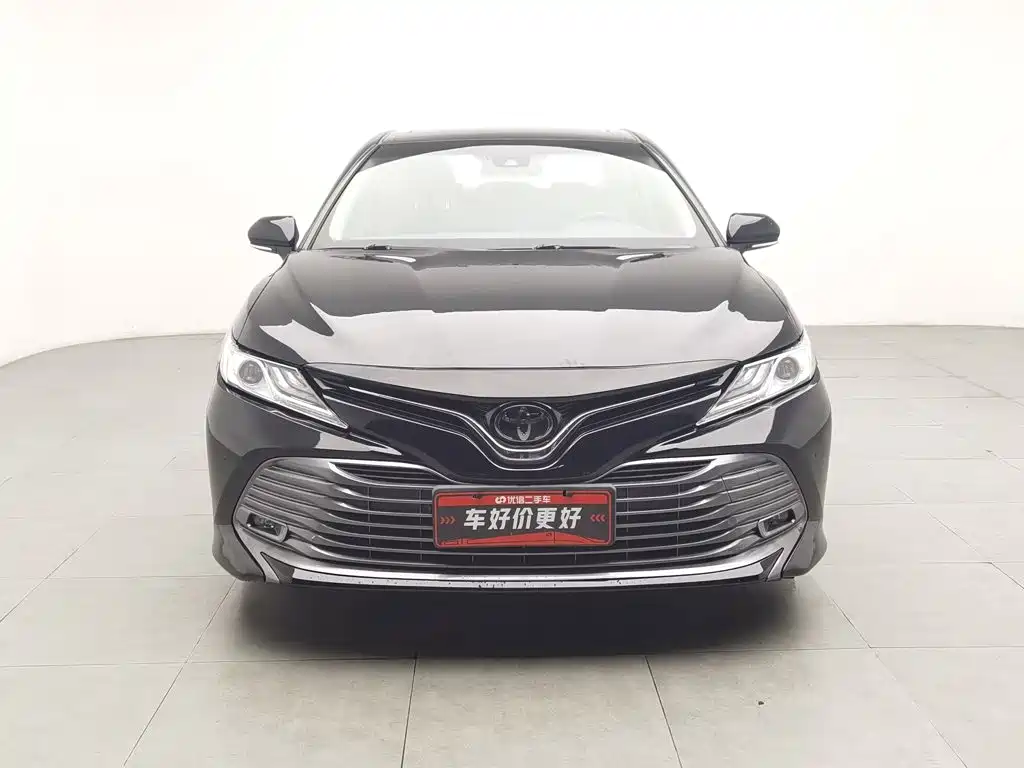 Toyota Camry — миниатюра 3