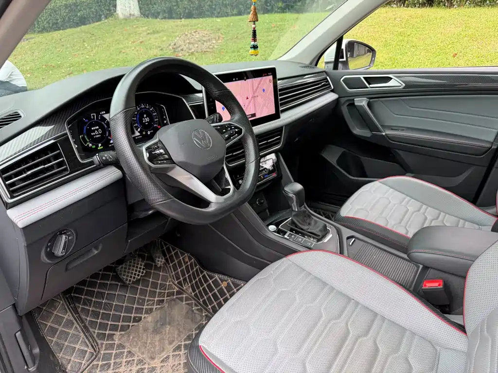 Volkswagen Tiguan L PHEV — миниатюра 7