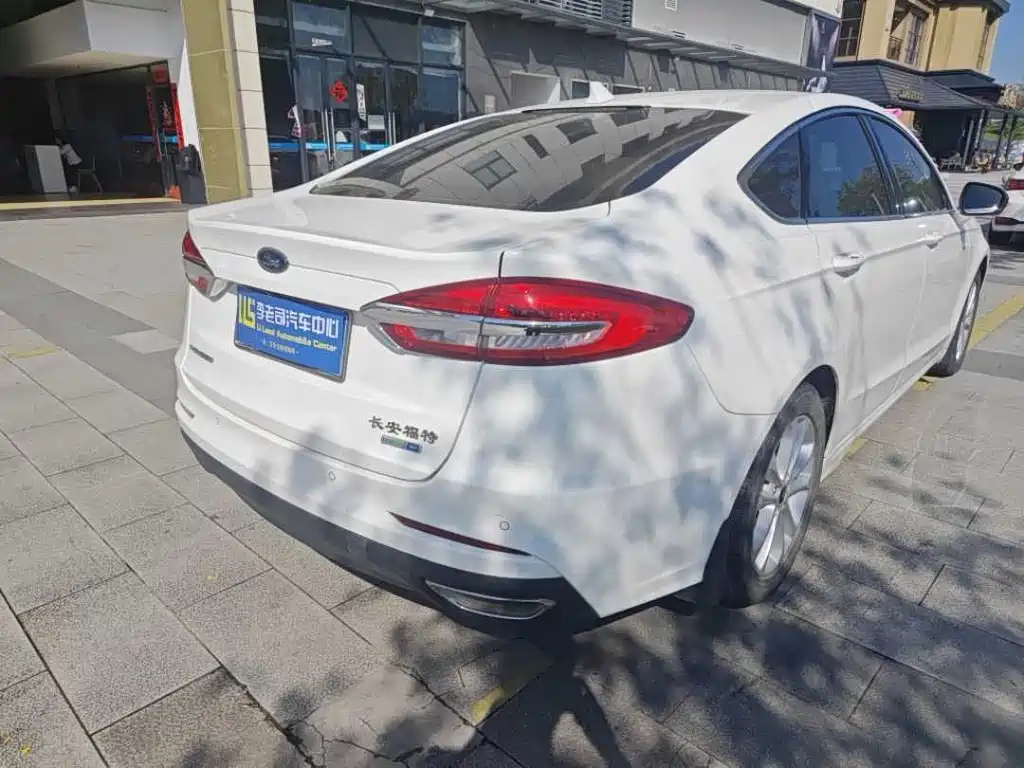 Ford Mondeo — миниатюра 5