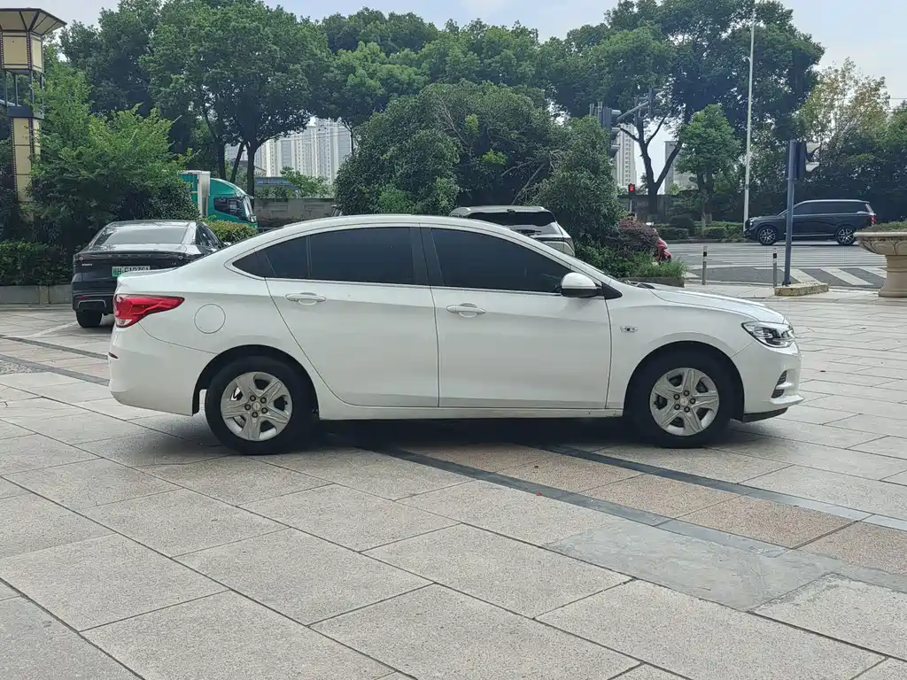 Chevrolet Cavalier — миниатюра 7
