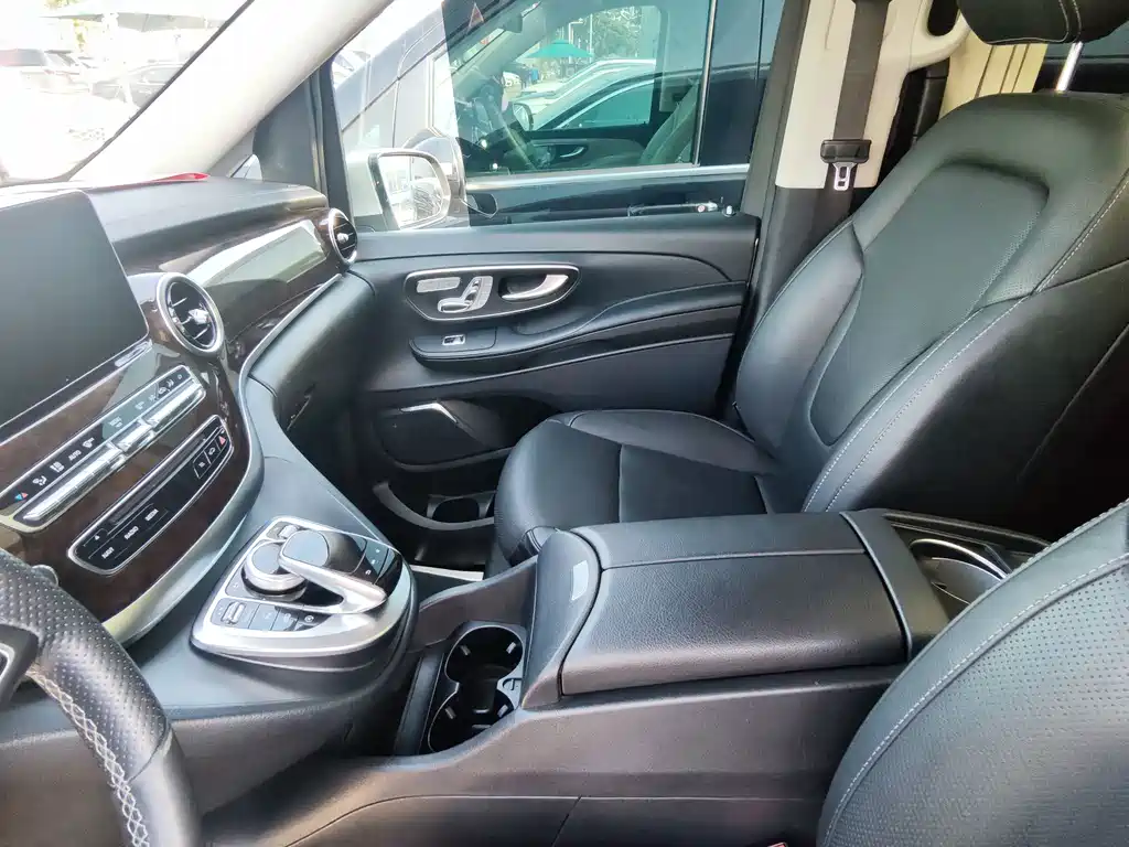 Mercedes-Benz V-Class — миниатюра 7