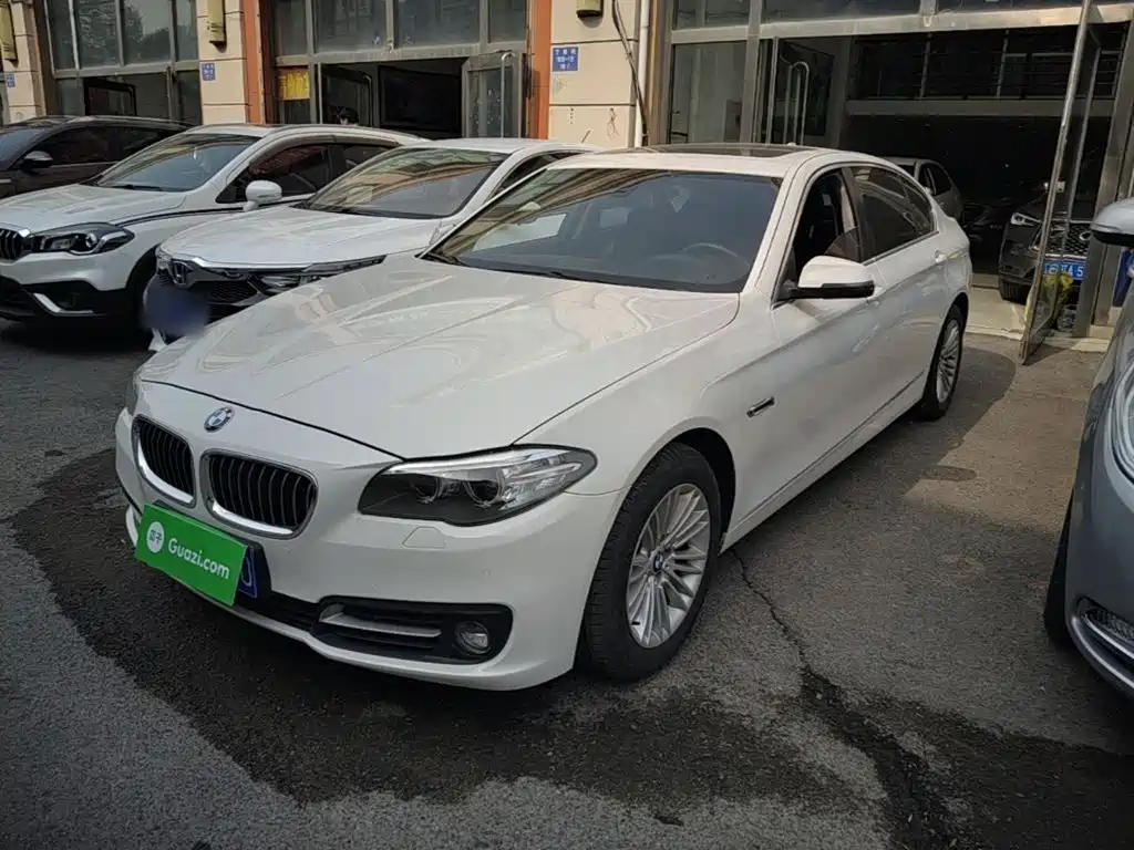 BMW 5 Series — миниатюра 2