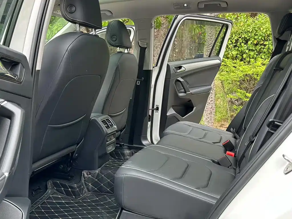 Volkswagen Tiguan L PHEV — миниатюра 8