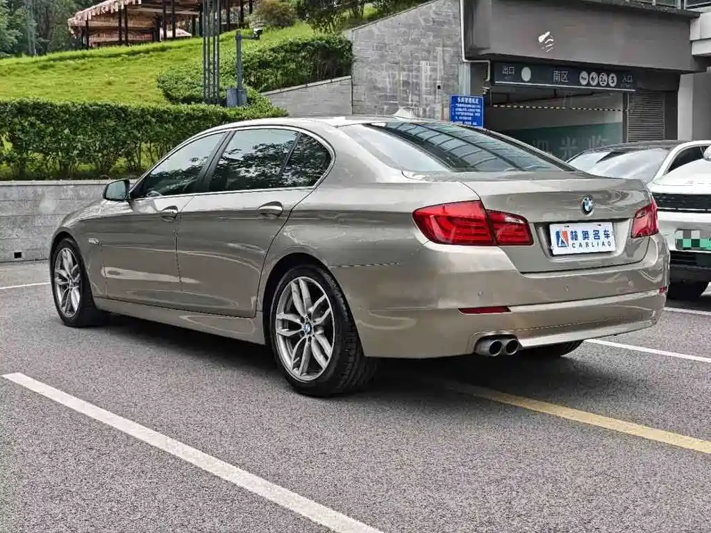 BMW 5 Series — миниатюра 9
