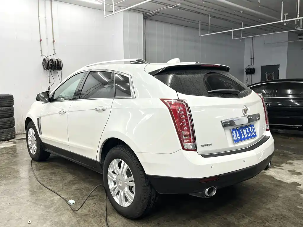 Cadillac SRX — миниатюра 3