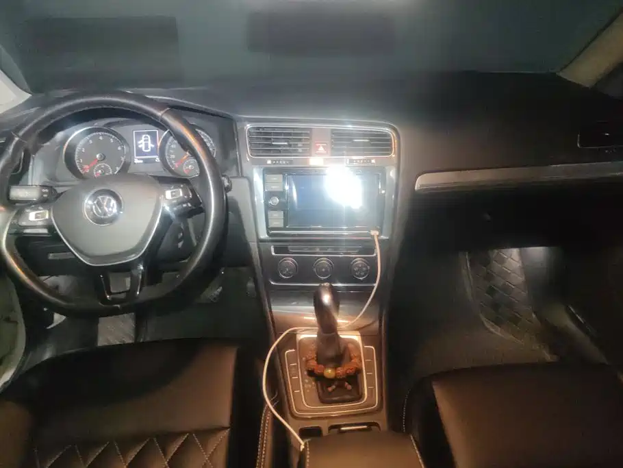 Volkswagen Golf — миниатюра 12