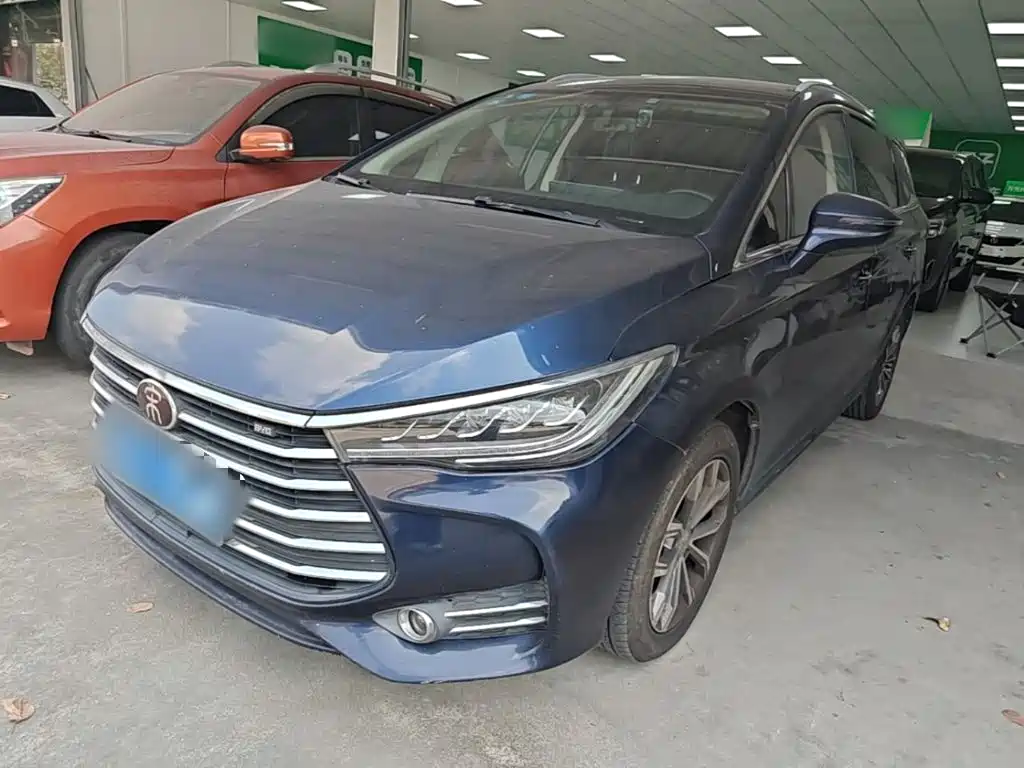 BYD MAX — миниатюра 2