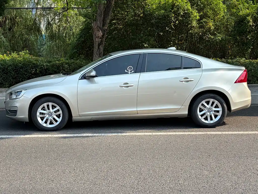 Volvo S60 — миниатюра 3
