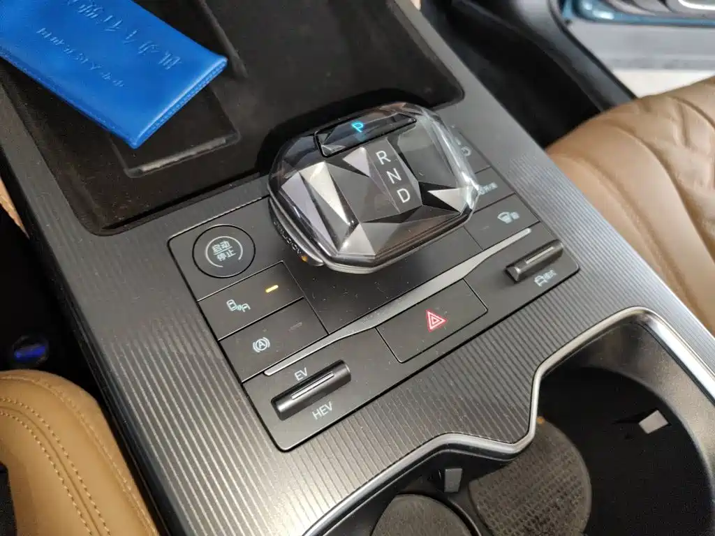 BYD L DM-i — миниатюра 11