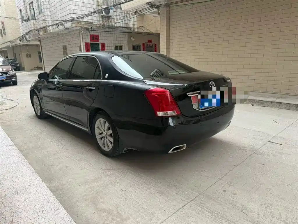 Toyota Crown 2010 2.5L Royal