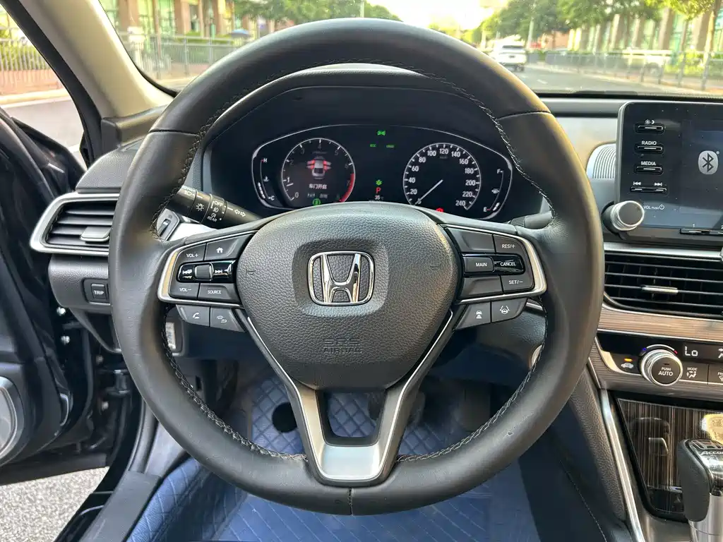 Honda Accord — миниатюра 12