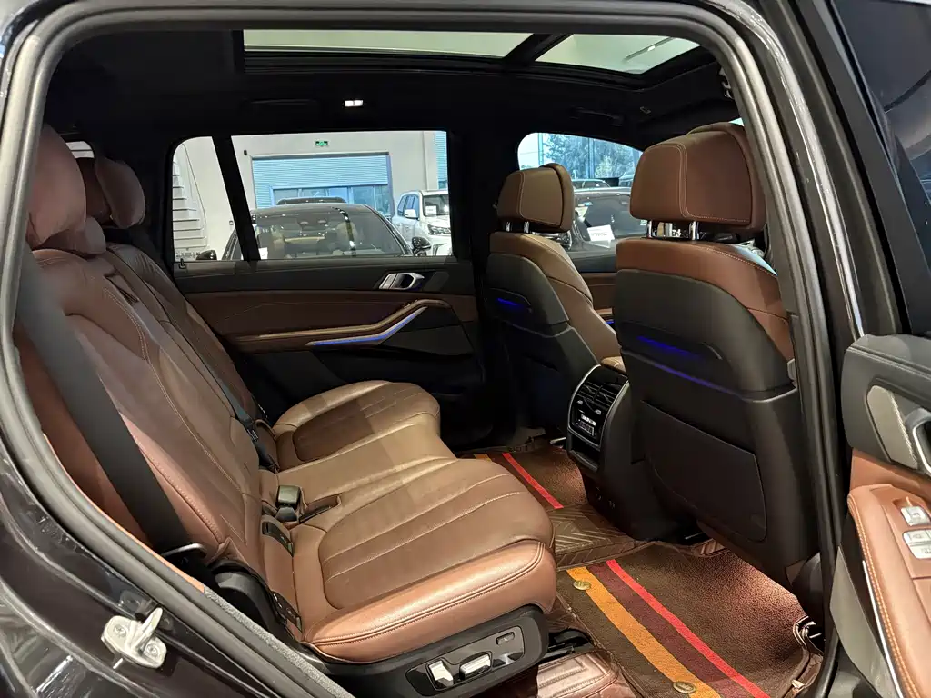 BMW X7 — миниатюра 18